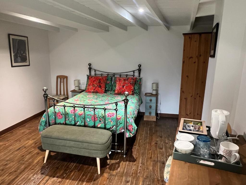 The Little Robin Bed & Breakfast Chevanceaux Eksteriør bilde